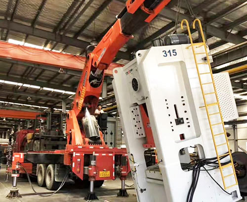 端州附近随车吊出租，轻松解决运输难题