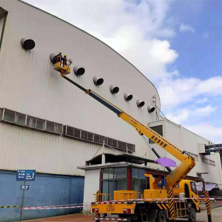 端州高空作业车出租服务：专业广告牌安装解决方案