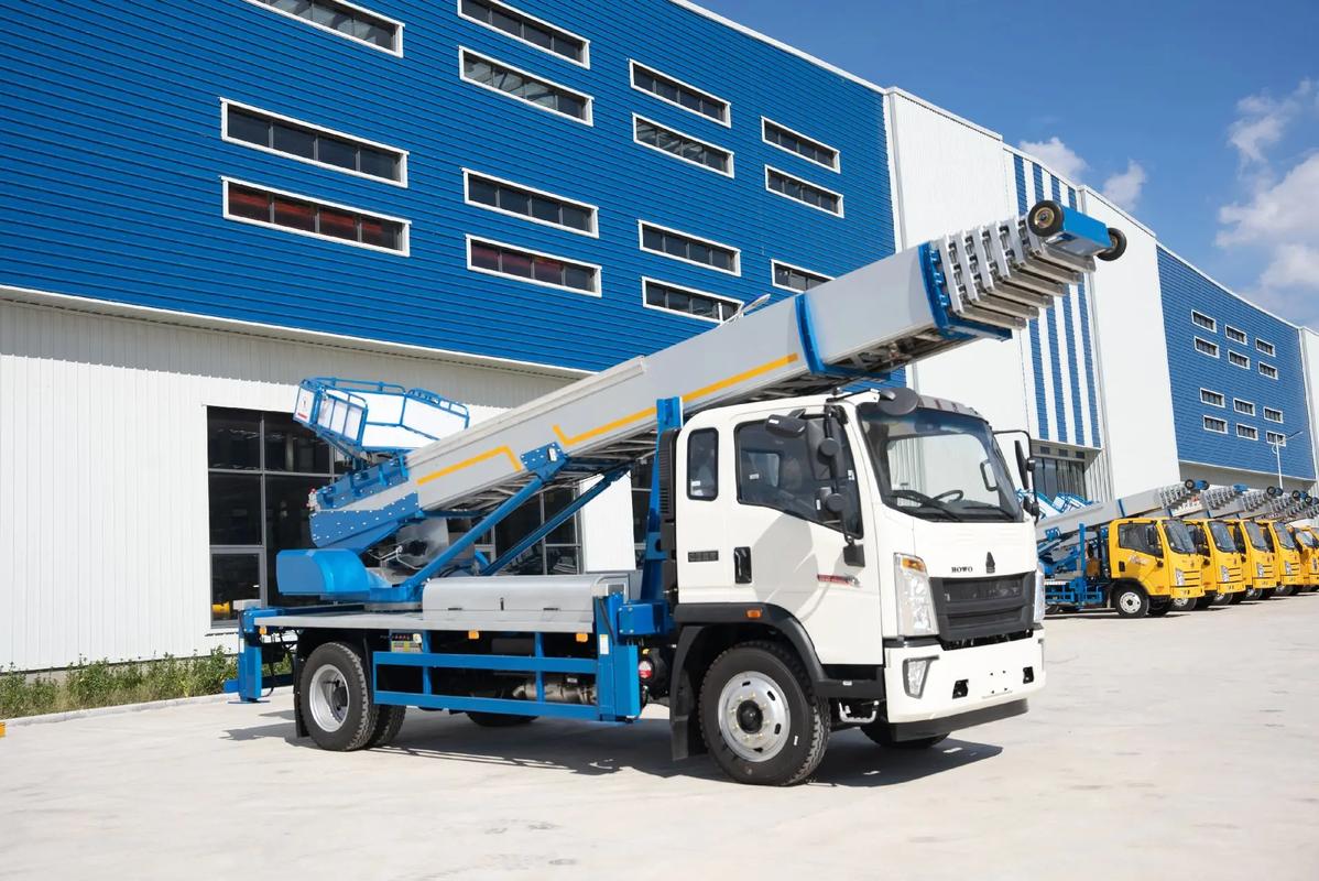 端州出租云梯车高空作业车 建筑垃圾搬运